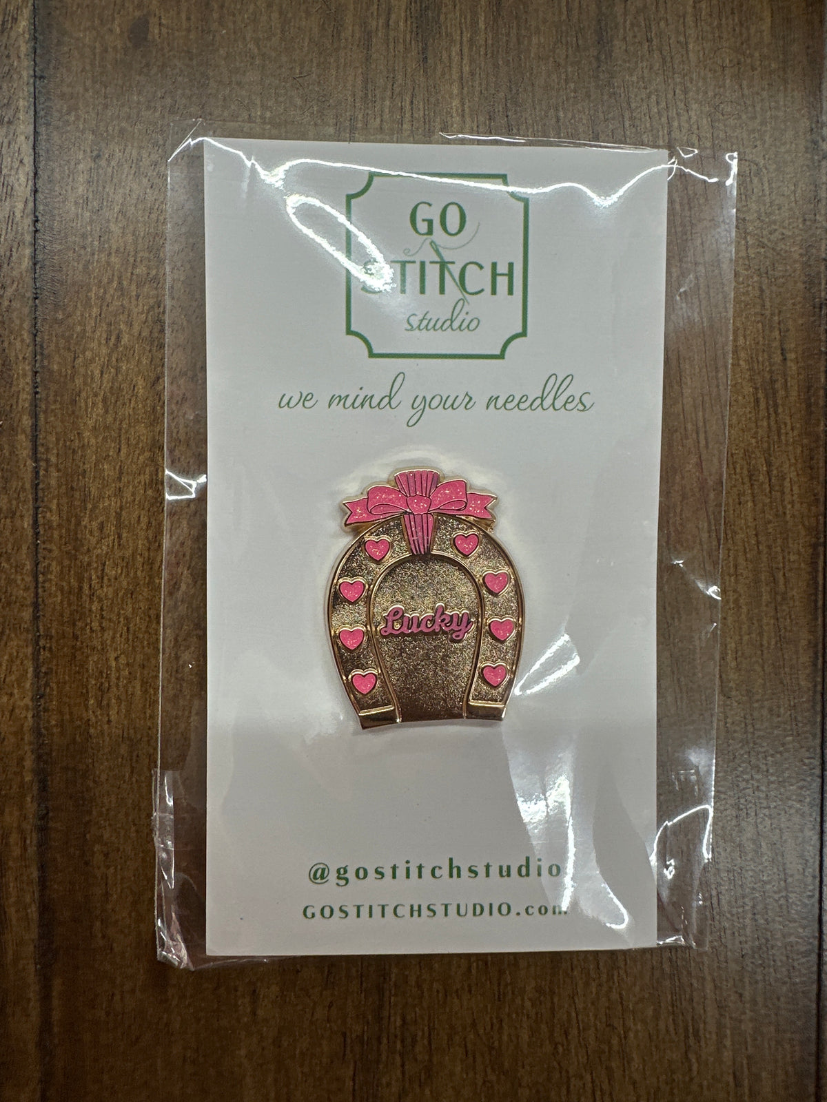 Lucky Horseshoe Needle Minder