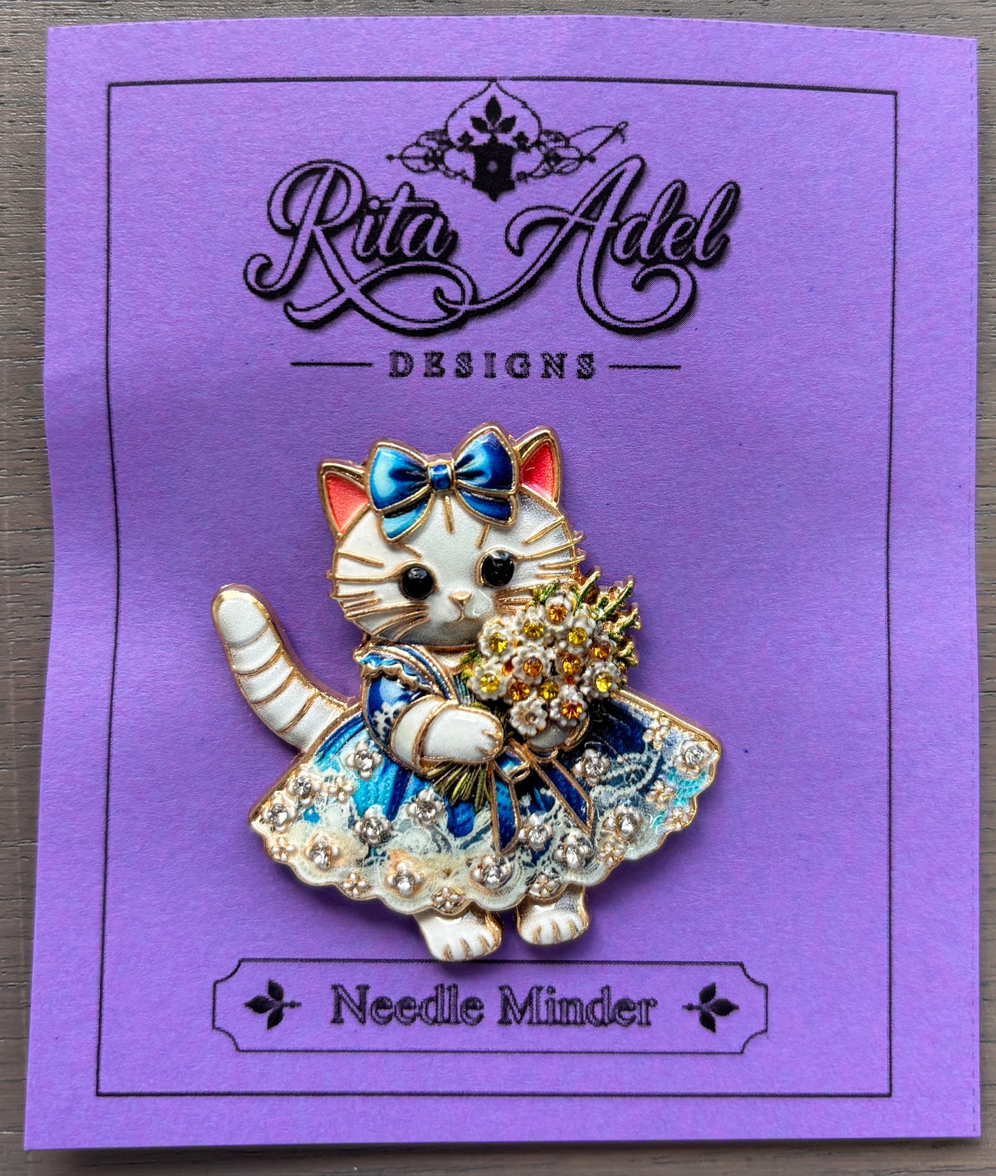 Rita Adel Cat with Flower Bouquet Blue Needle Minder