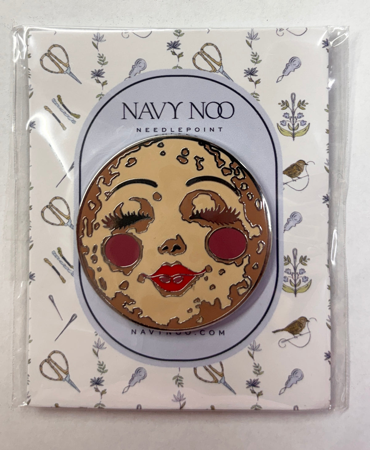 Smiling Moon Needle Minder