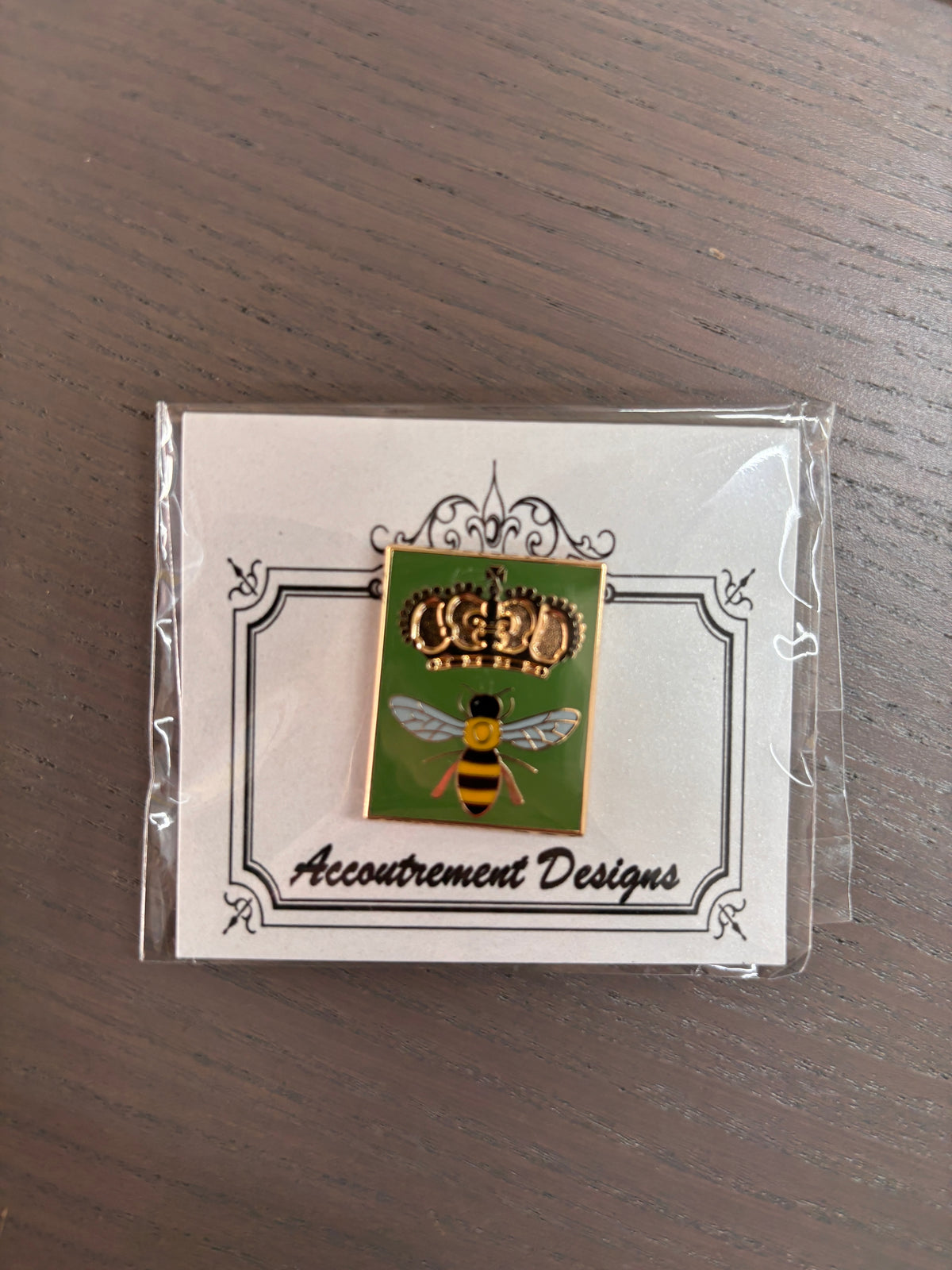 Queen Bee Green Needle Minder